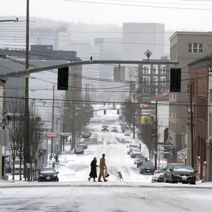 Snowy forecast prompts officials in Portland, Oregon, to declare state of emergency